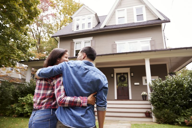 Qui doit assurer une maison en indivision ?